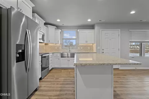 3312 Kenner Loop, Bismarck, ND 58504 photo 5