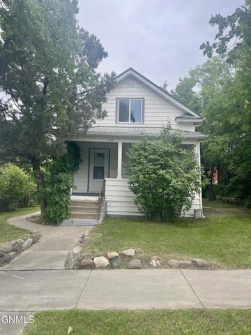 719 3rd St SE, Jamestown, ND 58401