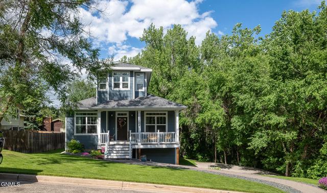 1136 Parkview Dr, Bismarck, ND 58501