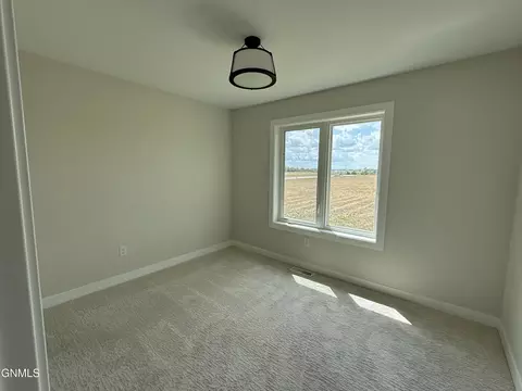 1815 36th Ave W, Williston, ND 58801 photo 14