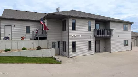 1301 33rd St N, Bismarck, ND 58501