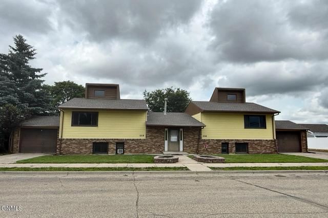 1216 24th St W, Williston, ND 58801