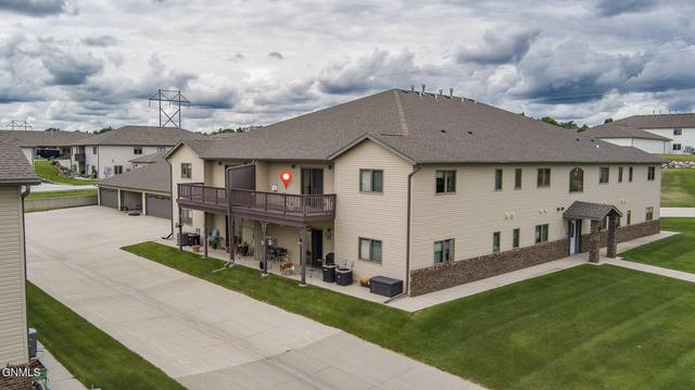 3401 Sharloh Pl, Bismarck, ND 58501