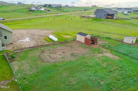 Exterior - 14760 Lambert St, Williston, ND 58801 photo 4 of 4