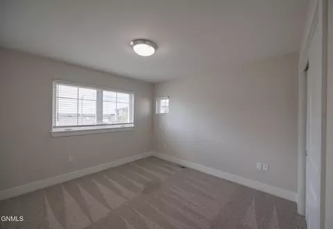 2710 27th St W, Williston, ND 58801 photo 23