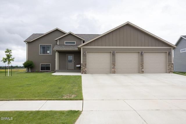 2105 Wahl St, Dickinson, ND 58601