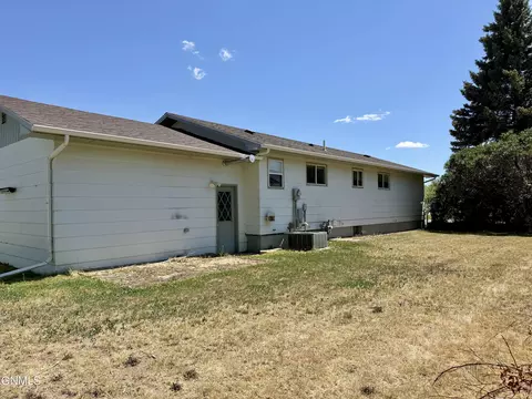 Exterior - 1451 11th Ave SW, Sidney, MT 59270 photo 5 of 5