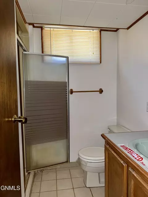 Bath - 1451 11th Ave SW, Sidney, MT 59270 photo 3 of 3