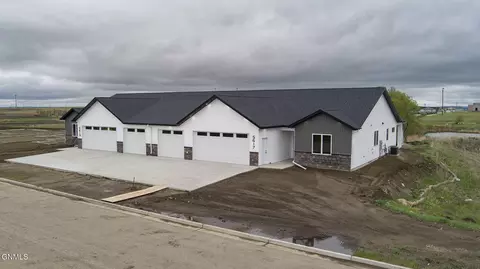 5617 Halverson Ave, Bismarck, ND 58503