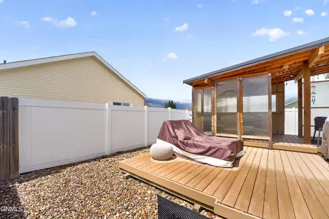 Exterior - 12384 Rainbow Loop N, Epping, ND 58843 photo 4 of 10
