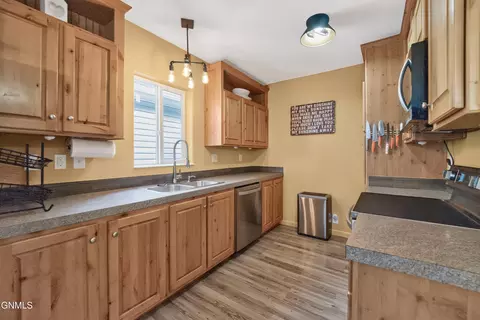 Kitchen - 12384 Rainbow Loop N, Epping, ND 58843 photo 3 of 4