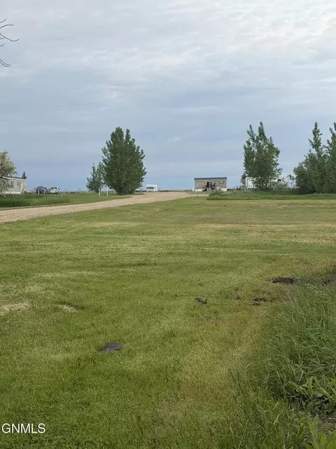508 1st Ave NW, Crosby, ND 58730