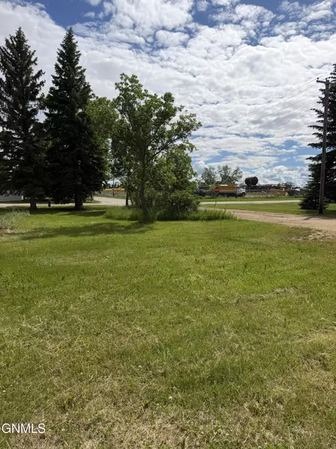 508 1st Ave NW, Crosby, ND 58730