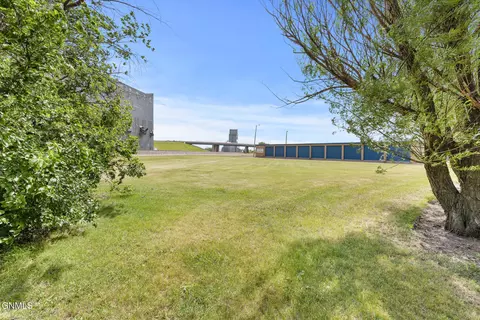 203 2nd Ave E, Ray, ND 58849 photo 39