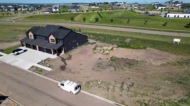 4330 Kites Ln, Bismarck, ND 58503