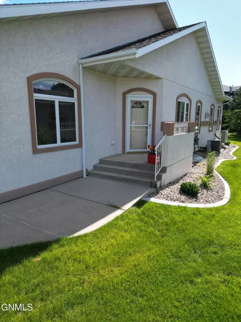 Exterior - 1959 Mesquite Loop, Bismarck, ND 58503 photo 8 of 9