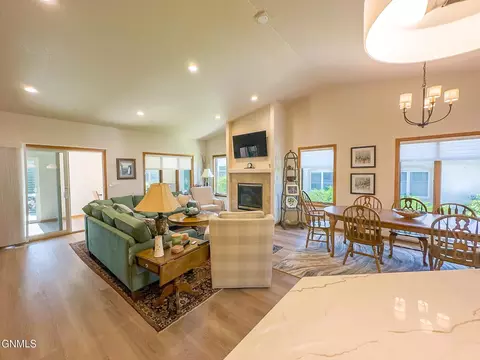 Living - 1959 Mesquite Loop, Bismarck, ND 58503 photo 2 of 5