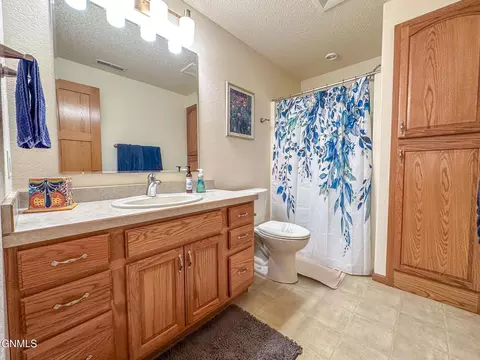 Bath - 1959 Mesquite Loop, Bismarck, ND 58503 photo 3 of 3