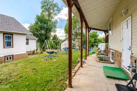 Exterior - 505 Collins Ave, Mandan, ND 58554 photo 2 of 7