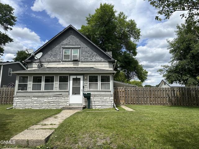 620 2nd St SW, Jamestown, ND 58401