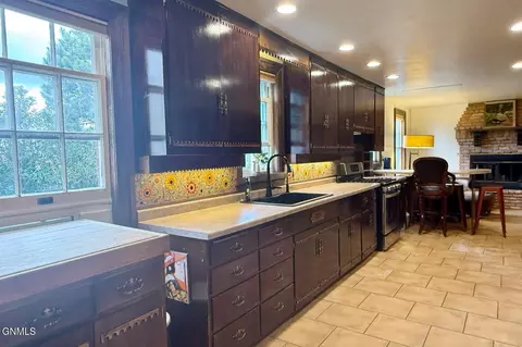 Kitchen - 4509 1st Ave W, Williston, ND 58801 photo 8 of 12