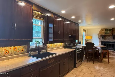 Kitchen - 4509 1st Ave W, Williston, ND 58801 photo 9 of 12