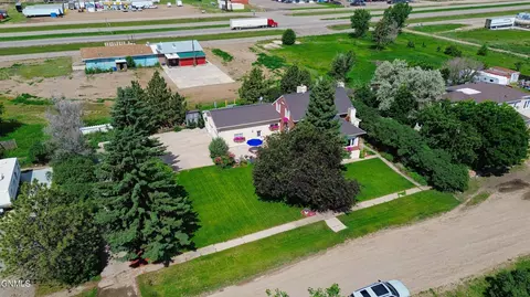 View/Area - 4509 1st Ave W, Williston, ND 58801 photo 2 of 10