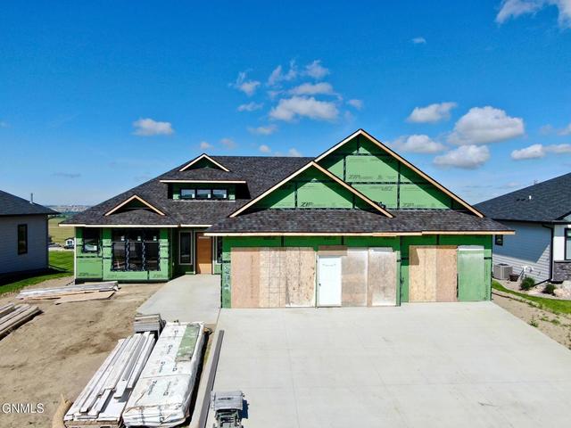 6212 Crested Butte Rd, Bismarck, ND 58503