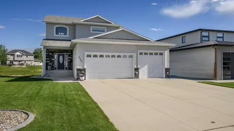2323 Bayview Ct SE, Mandan, ND 58554