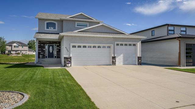 2323 Bayview Ct SE, Mandan, ND 58554