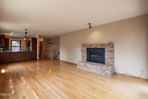 443 E Brandon Dr, Bismarck, ND 58503 photo 18