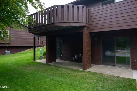 443 E Brandon Dr, Bismarck, ND 58503 photo 6