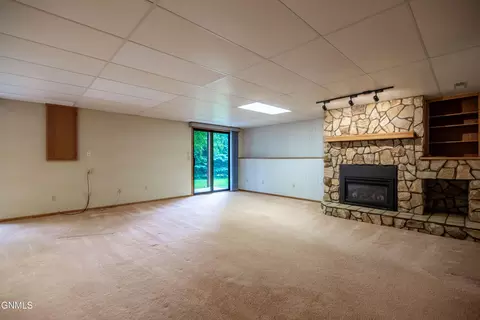 443 E Brandon Dr, Bismarck, ND 58503 photo 30