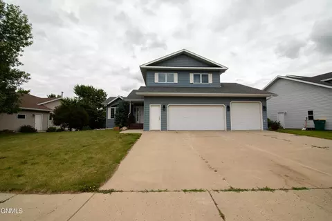 518 Huron Dr, Bismarck, ND 58503 photo 3
