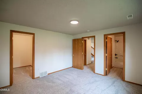 518 Huron Dr, Bismarck, ND 58503 photo 37