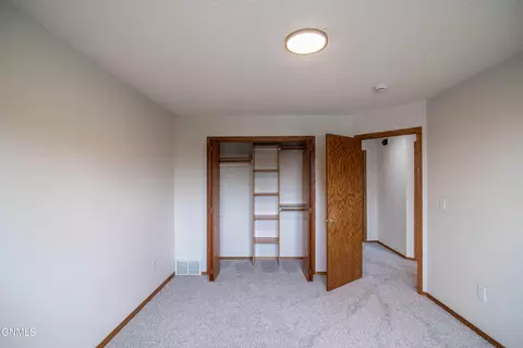 518 Huron Dr, Bismarck, ND 58503 photo 28