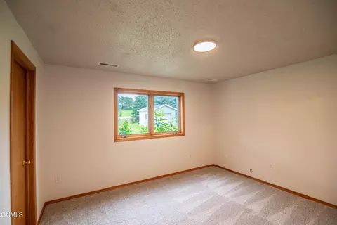 518 Huron Dr, Bismarck, ND 58503 photo 36