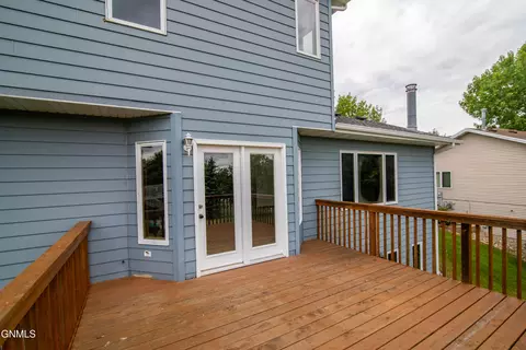 518 Huron Dr, Bismarck, ND 58503 photo 39