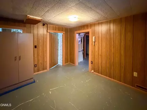 1208 Avenue B E, Bismarck, ND 58501 photo 10