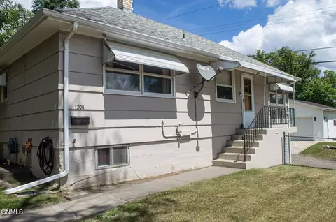 1208 Avenue B E, Bismarck, ND 58501 photo 1