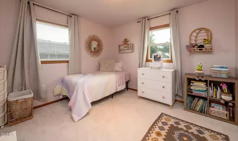 Bedroom - 706 29th St, Bismarck, ND 58501 photo 2 of 3