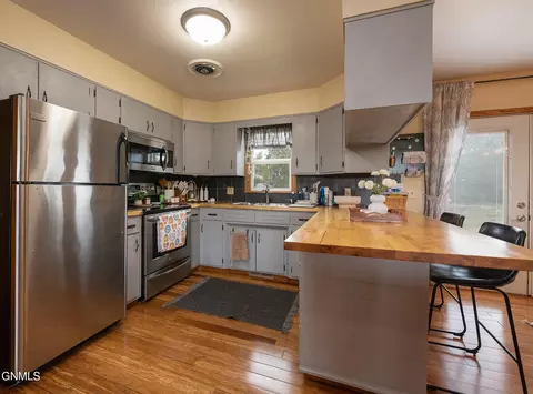 Kitchen - 706 29th St, Bismarck, ND 58501 photo 2 of 2