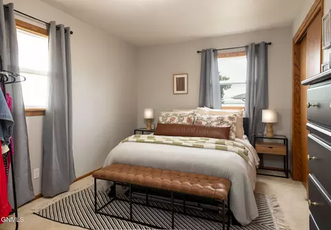 Bedroom - 706 29th St, Bismarck, ND 58501 photo 3 of 3