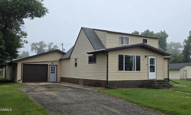 1104 Foster Ave, Cooperstown, ND 58425