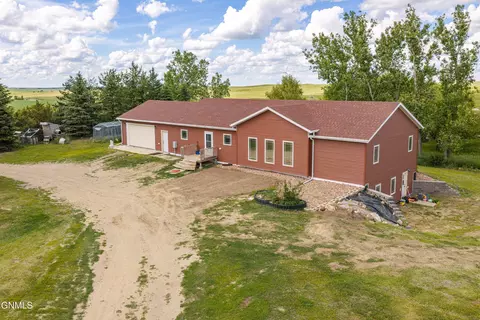 2730 58th Ave SW, Beulah, ND 58523