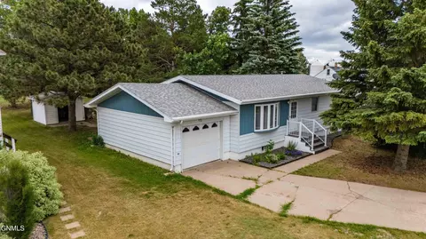 113 2nd St N, New Salem, ND 58563