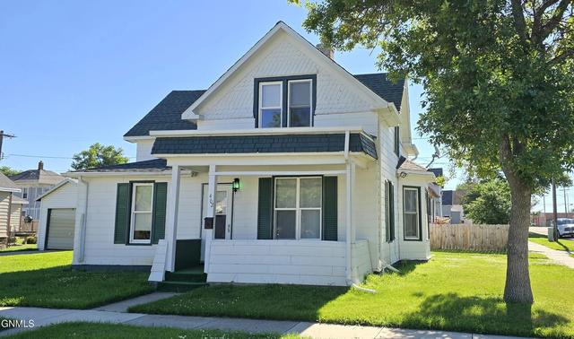 402 4th Ave NW, Jamestown, ND 58401
