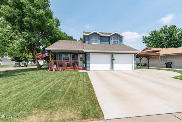 700 Saint Louis Pl, Bismarck, ND 58504