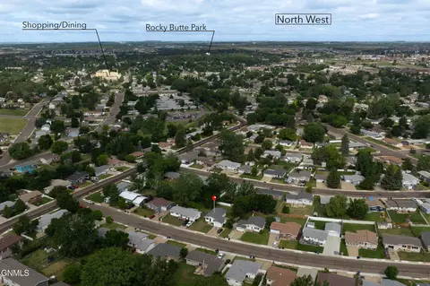 View/Area - 843 Dell Ave, Dickinson, ND 58601 photo 6 of 14