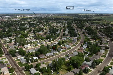 View/Area - 843 Dell Ave, Dickinson, ND 58601 photo 7 of 14